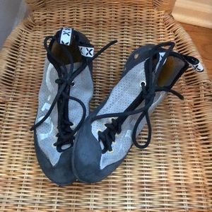 Five Ten Gambit lace up climbing shoes